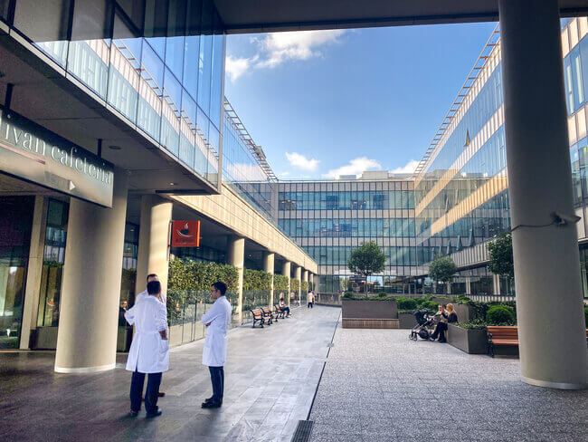 歯科医院を医療モールで開業するメリット・デメリット、成功の秘訣とは