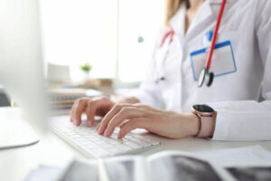 歯科医院でWEB問診票を導入したい！メリット・デメリットからお勧めシステムを紹介